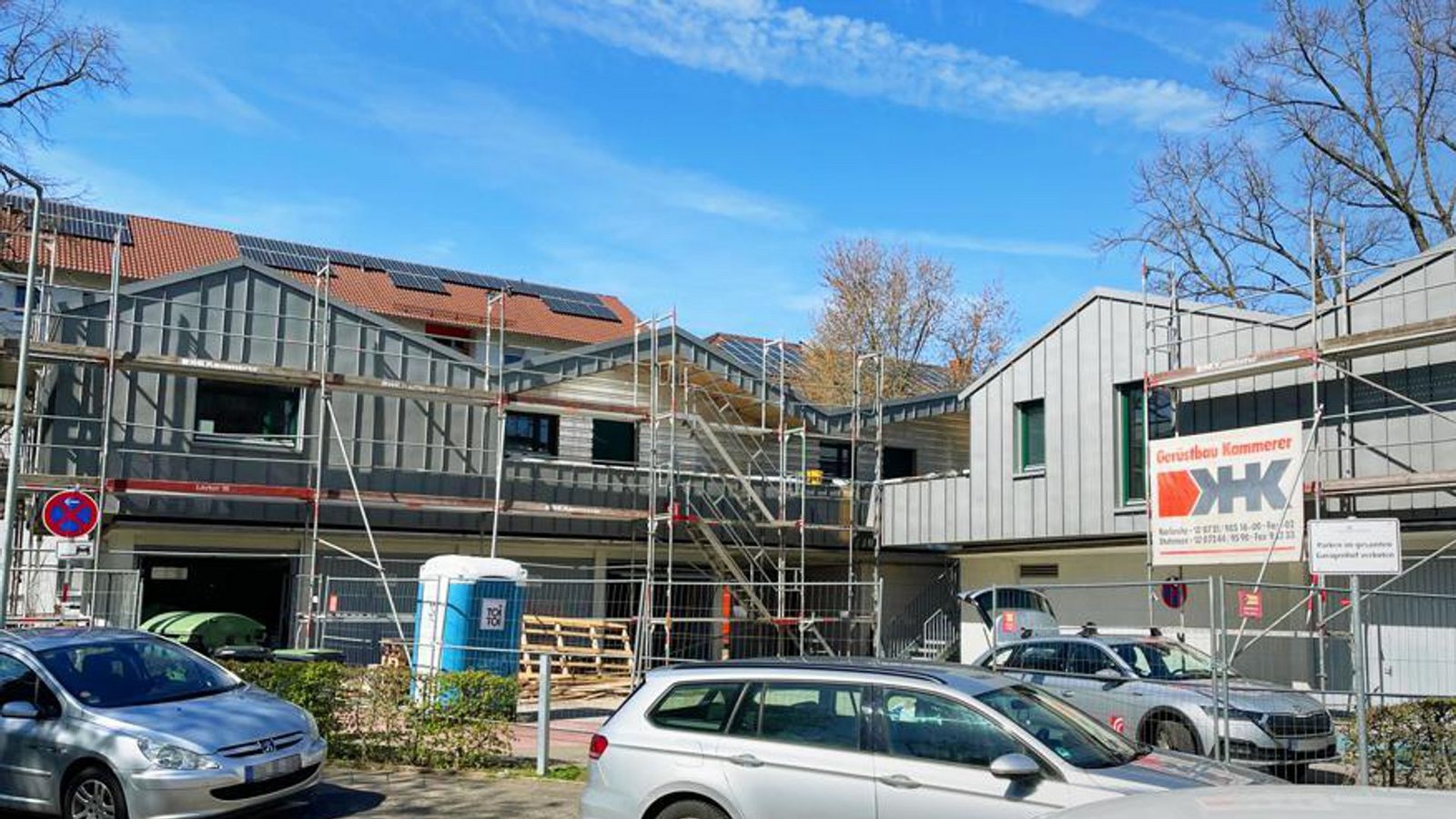 Auf tristen Garagenreihen lässt sich wie hier in Karlsruhe Wohnraum schaffen.Foto: dpa/Anspach Auf tristen Garagenreihen lässt sich wie hier in Karlsruhe Wohnraum schaffen.Foto: dpa/Anspach