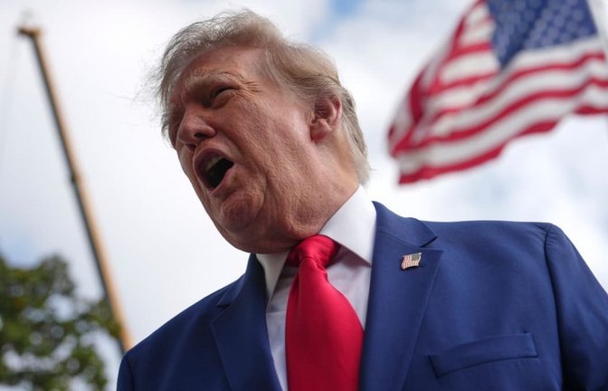 Verständigung zulasten der Ukraine: Trump geht auf Moskau zu.<span class='image-autor'>© Julia Demaree Nikhinson/AP/dpa</span>