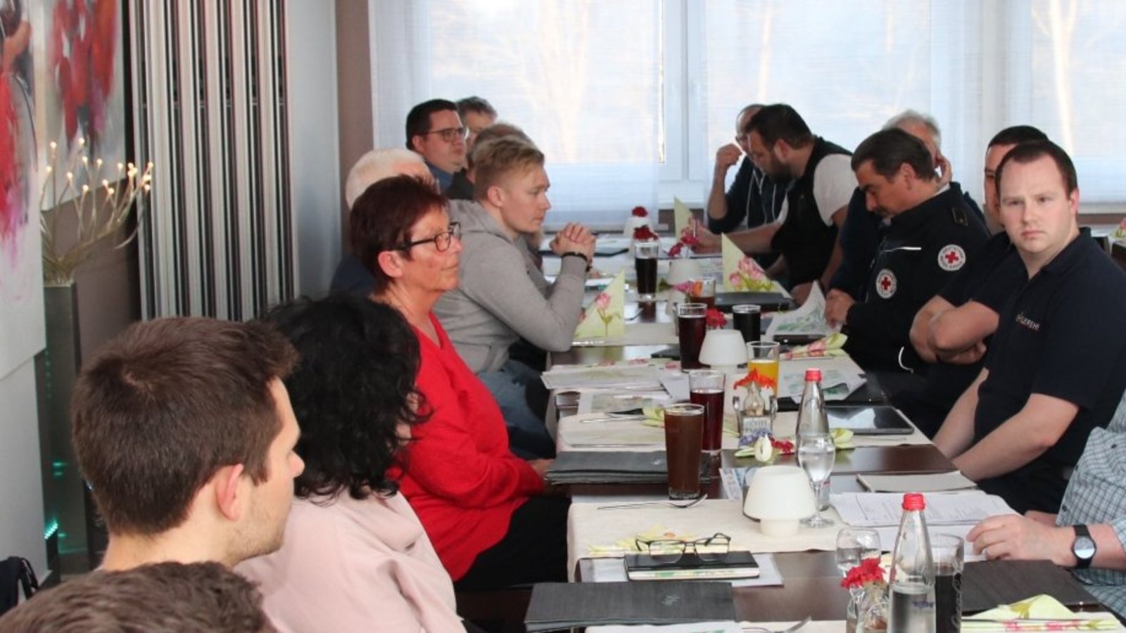 Vorbereitungssitzung zur 43. S-VKZ-Tour. Start und Ziel ist beim Sport-/Schulgelände in Kleinglattbach.  Foto: Arning