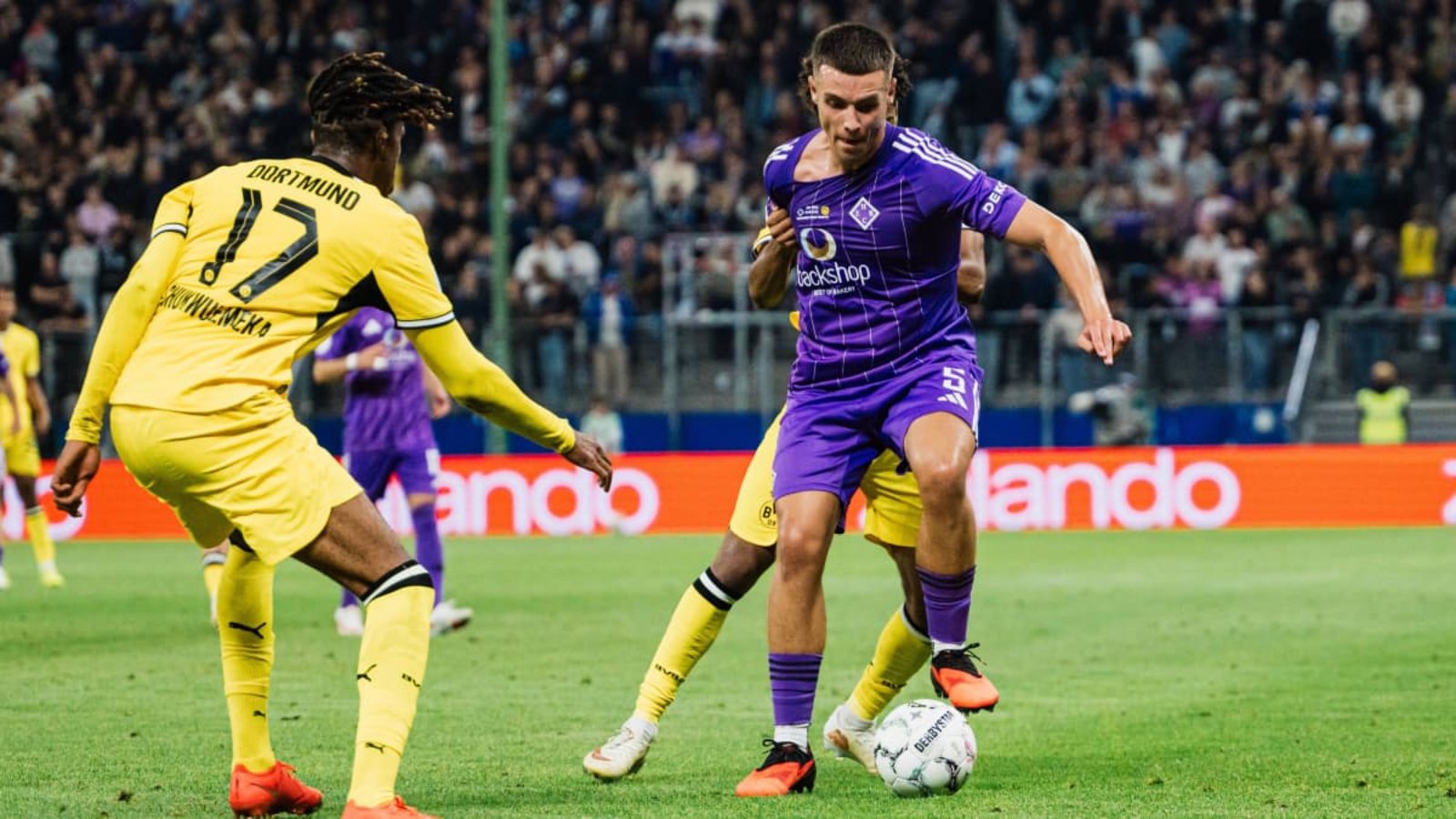Semir Demirovic wurde im DFB-Pokalspiel gegen Borussia Dortmund nach 67 Minuten eingewechselt. Seinen größten Erfolg hatte er aber erst nach dem Schlusspfiff.IMAGO/BEAUTIFUL SPORTS/Tonhäuser Semir Demirovic wurde im DFB-Pokalspiel gegen Borussia Dortmund nach 67 Minuten eingewechselt. Seinen größten Erfolg hatte er aber erst nach dem Schlusspfiff.IMAGO/BEAUTIFUL SPORTS/Tonhäuser