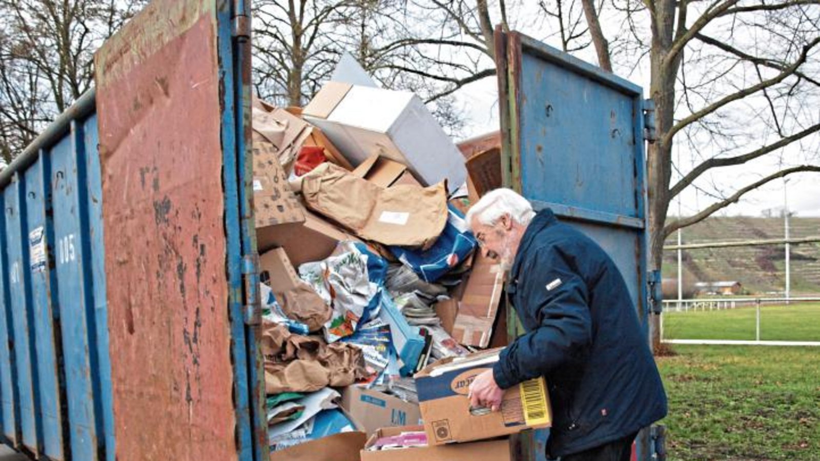 Der TSV Mühlhausen sammelt weiterhin Altpapier zugunsten der Vereinsjugend.  Foto: Filitz