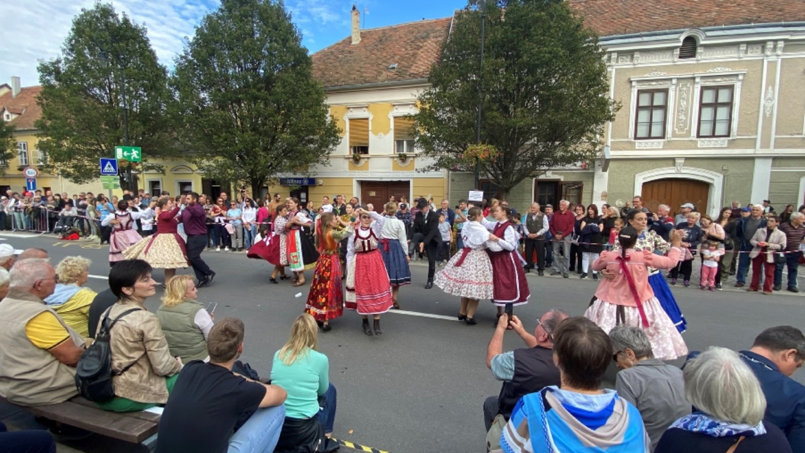 Eine Gruppe aus Vaihingen wird das Weinlesefest in Köszeg besuchen. Der Städtepartnerschaftsverein beklagt allerdings ein sehr verhaltenes Interesse in der Stadt. Archivfoto: p Eine Gruppe aus Vaihingen wird das Weinlesefest in Köszeg besuchen. Der Städtepartnerschaftsverein beklagt allerdings ein sehr verhaltenes Interesse in der Stadt. Archivfoto: p