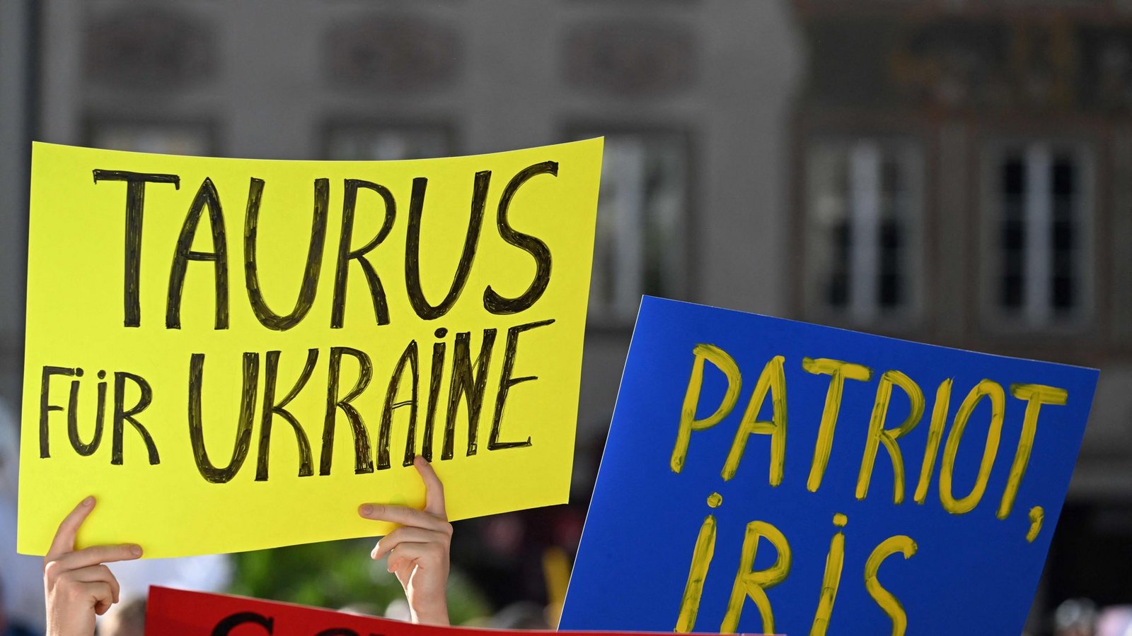 Soll Deutschland Taurus-Marschflugkörper an die Ukraine liefern?Foto: AFP/Christof Stache Soll Deutschland Taurus-Marschflugkörper an die Ukraine liefern?Foto: AFP/Christof Stache