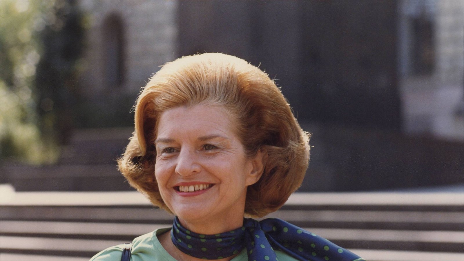 Betty Ford (First Lady von 1974 bis 1977): Die Frau von Gerald Ford war eine echte Pionierin. Nicht nur setzte sich Betty Ford für die Brustkrebsvorsorge ein, sie machte nach ihrer Zeit im Weißen Haus auch ihre Alkoholabhängigkeit öffentlich und half damit, das Thema Sucht zu enttabuisieren. Bis heute trägt die renommierte Betty-Ford-Klinik ihren Namen.Foto: imago images / Everett Collection