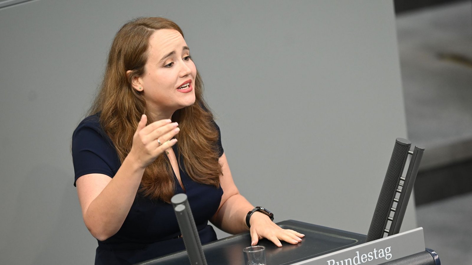 Ricarda Lang (Bündnis 90/die Grünen) ist eine der 50 prominenten Frauen, die den Brandbrief an Bundeskanzler Friedrich Merz unterschrieben haben.Foto: Niklas Graeber/dpa/Niklas Graeber