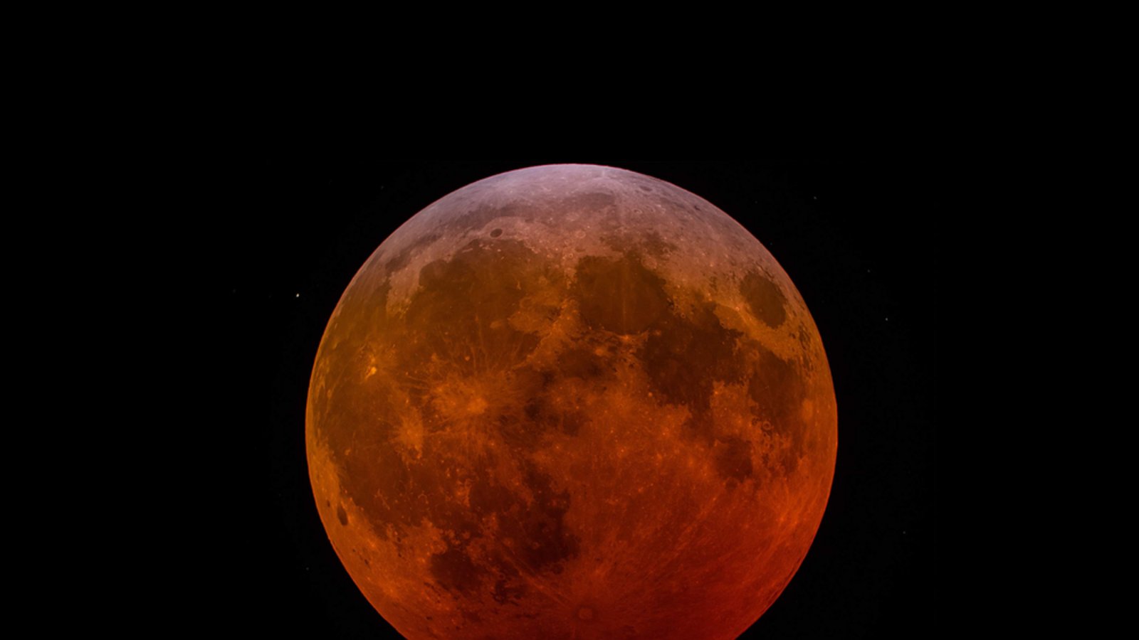 Mondfinsternis heute: Uhrzeit & Ablauf im Überblick. Hier erfahren Sie, wann und wo die Finsternis sichtbar ist.Foto: Kevin Kanzelmeyer / Shutterstock.com