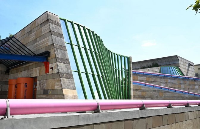 1984 als Neue Staatsgalerie eröffnet, muss auch der Stirlingbau der Staatsgalerie Stuttgart energetisch und technisch umfassend ertüchtigt werden. Nach seiner Sanierung von 2030 an soll das international strahlende Architekturdenkmal 2034 wieder eröffnet werden.<span class='image-autor'>Bernd Weißbrod/dpa</span>