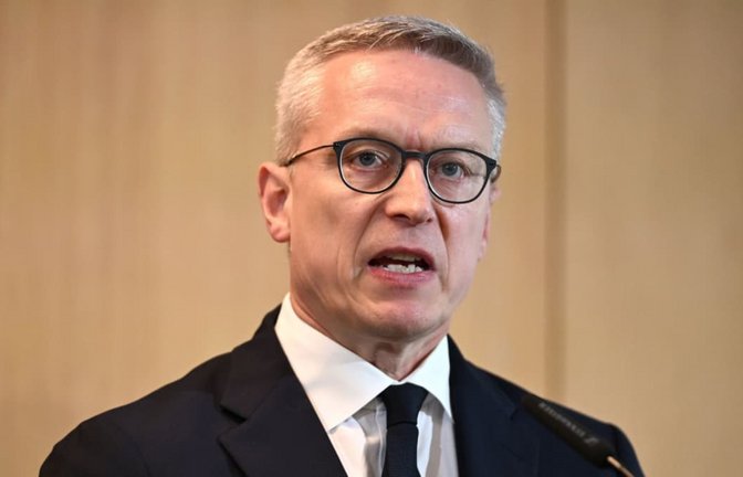 Bundesdigitalminister Karsten Wildberger (CDU) hat weitere Entlastungen durch Bürokratieabbau angekündigt.<span class='image-autor'>Elisa Schu/dpa</span>