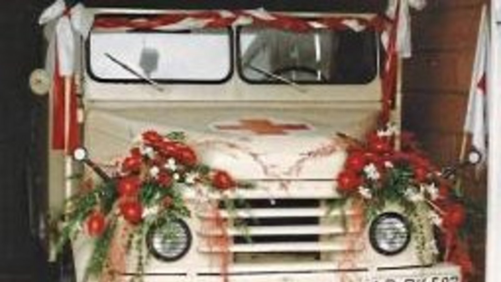 Der Hanomag wurde auch als „Hochzeitskutsche“ herausgeputzt. Foto: p Der Hanomag wurde auch als „Hochzeitskutsche“ herausgeputzt. Foto: p