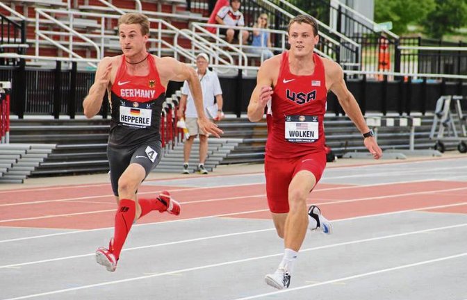 Felix Hepperle (links) hat beim Zehnkampf beim Thorpe-Cup in den USA 7380 Punkte erreicht. Dabei war er vor allem bei den Laufdisziplinen wie hier im 100-Meter-Sprint stark.  Foto: privat