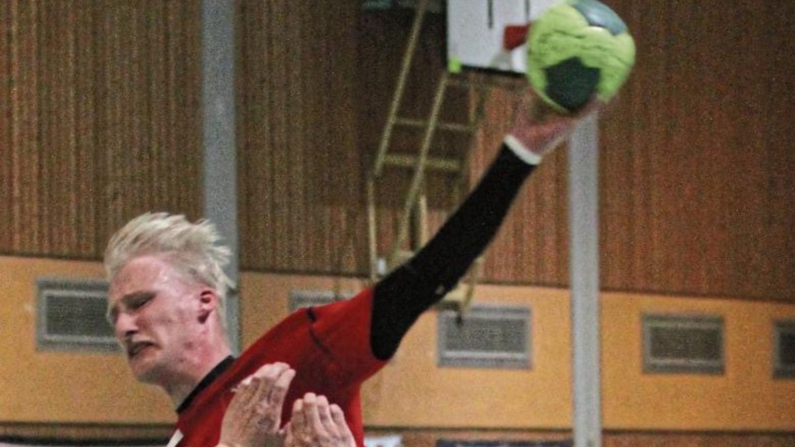 Marco Wuerl (hinten) ist einer der wihtigsten Rückraumspieler des HC Metter-Enz. Foto: Nachreiner Marco Wuerl (hinten) ist einer der wihtigsten Rückraumspieler des HC Metter-Enz. Foto: Nachreiner