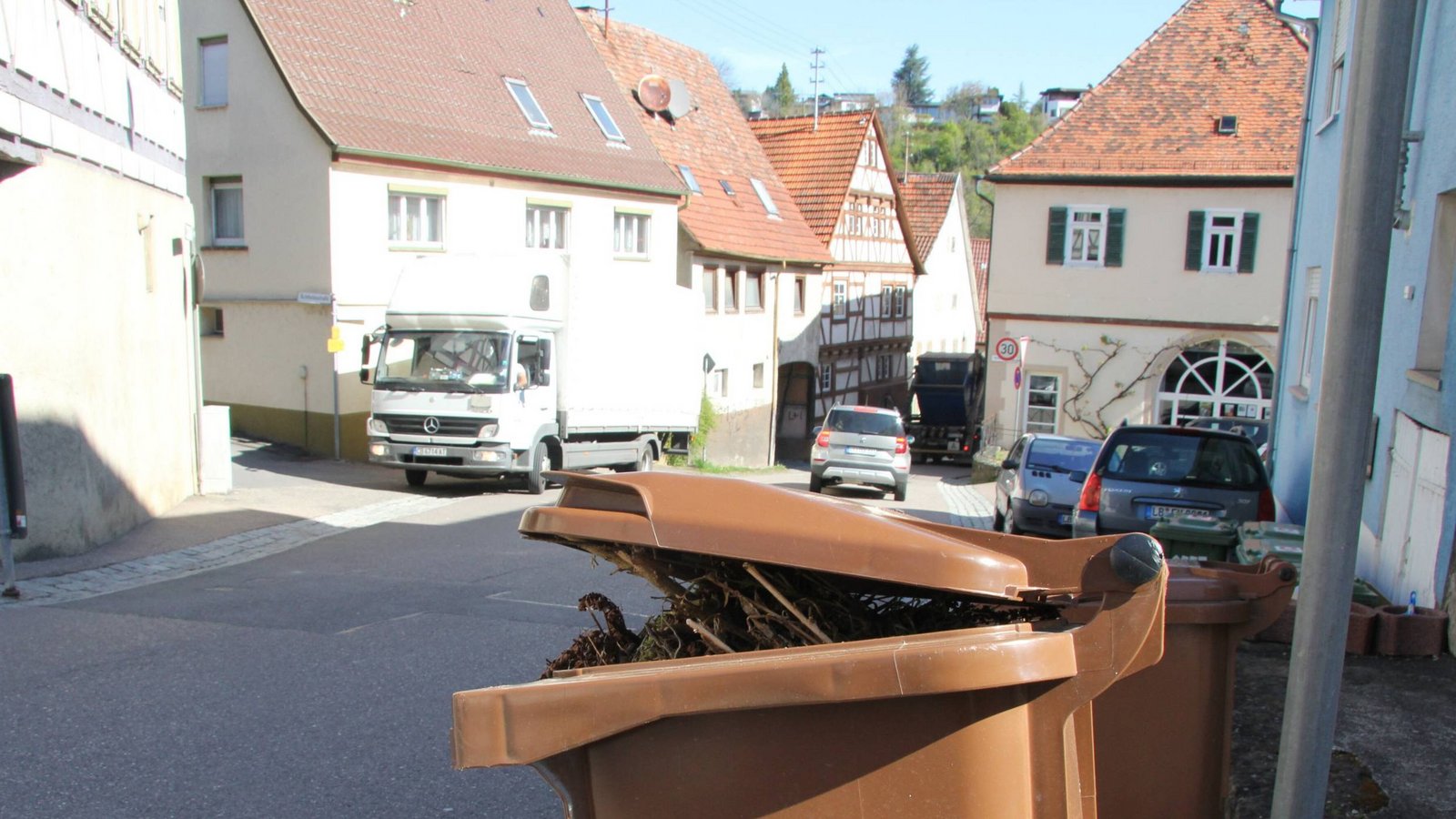 Kostet Geld: die Müllabfuhr. Im Landkreis werden die Gebühren im nächsten Jahr ansteigen. Archivfoto: VKZ/Banholzer Kostet Geld: die Müllabfuhr. Im Landkreis werden die Gebühren im nächsten Jahr ansteigen. Archivfoto: VKZ/Banholzer
