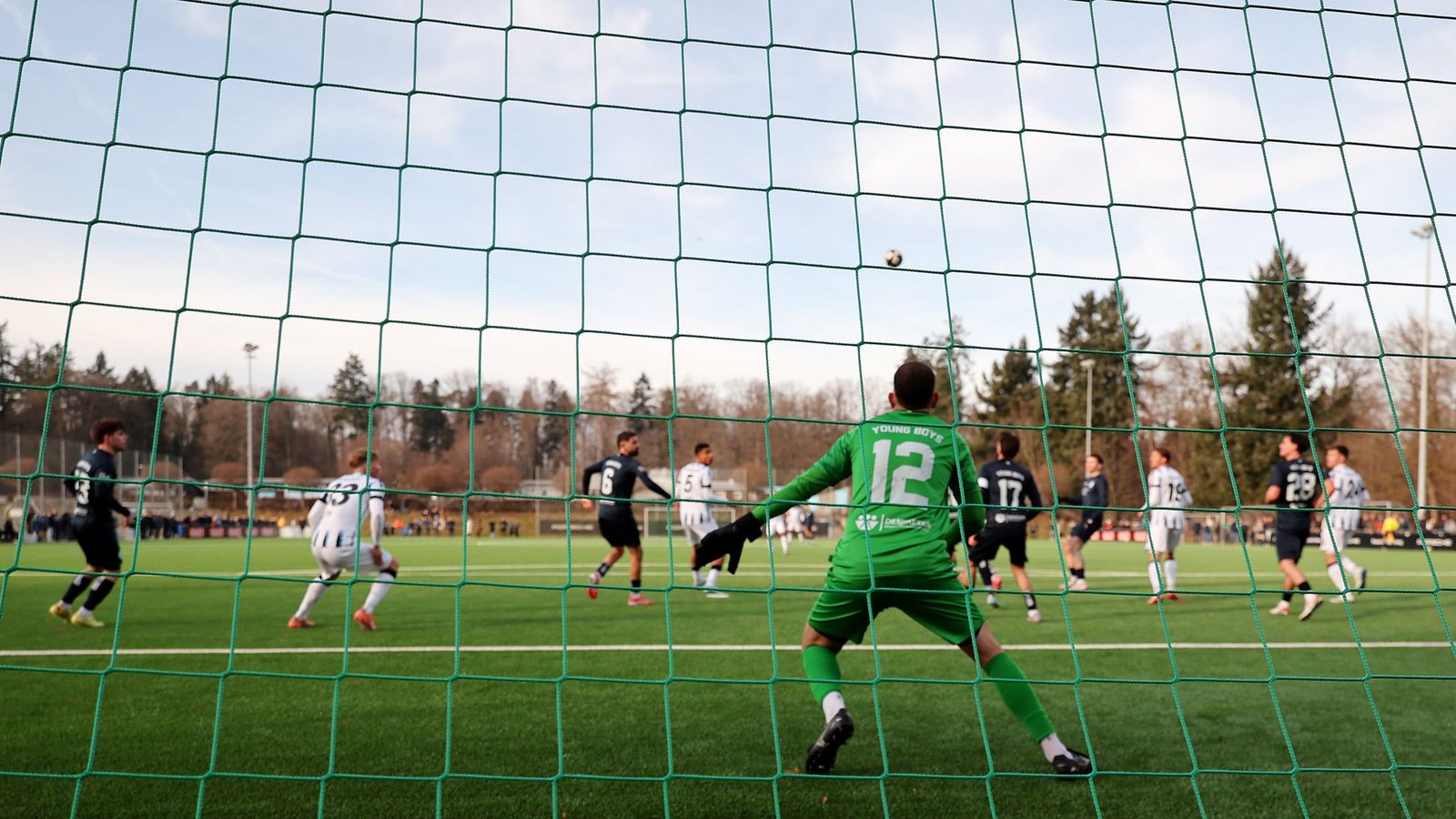 Interessanter Test im ADM-Sportpark.Foto: Baumann/Alexander Keppler