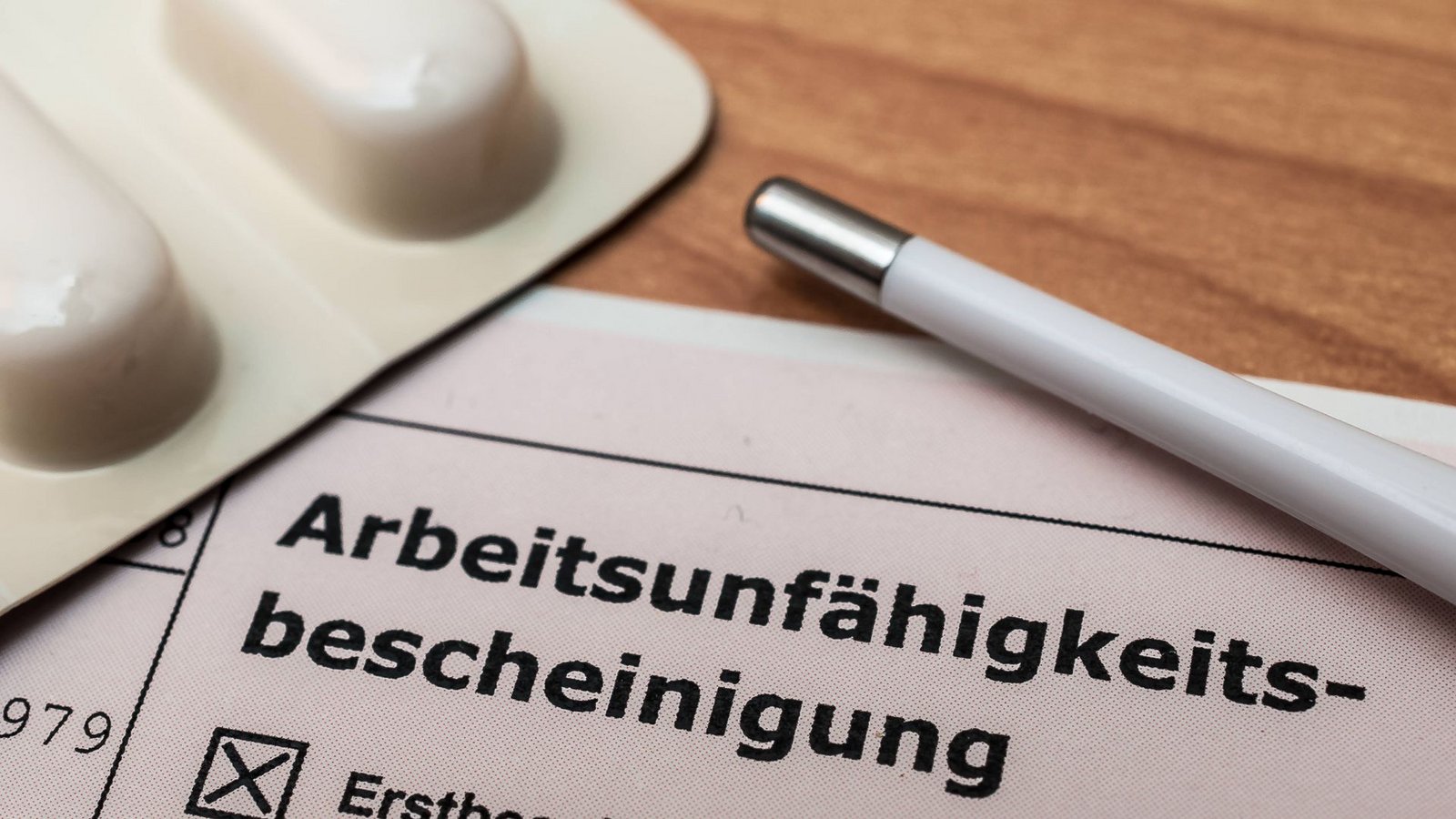 Junge Menschen haben sich im vergangenen Jahr öfter und länger krankgemeldet als je zuvor.Foto: IMAGO/Zoonar.com