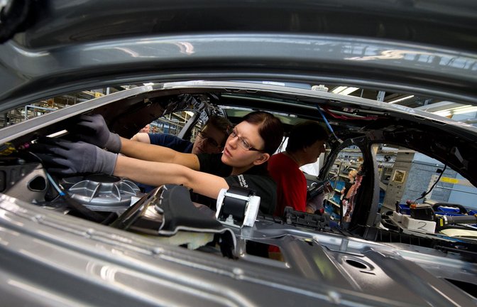 In der Industrie wird gut verdient. Das hat auch etwas mit dem Gender Pay Gap zu tun.<span class='image-autor'>Foto: dpa/Marijan Murat</span>