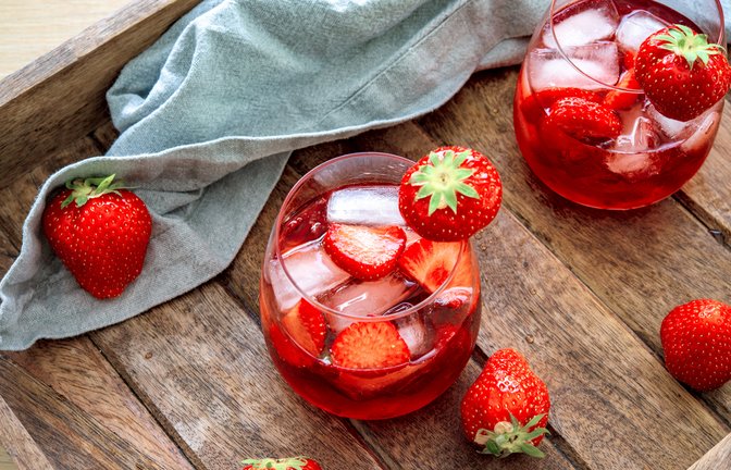 Erdbeerbowle ist ein erfrischendes und leckeres Sommer-Getränk.<span class='image-autor'>Foto: SrideeStudio/ Shutterstock</span>