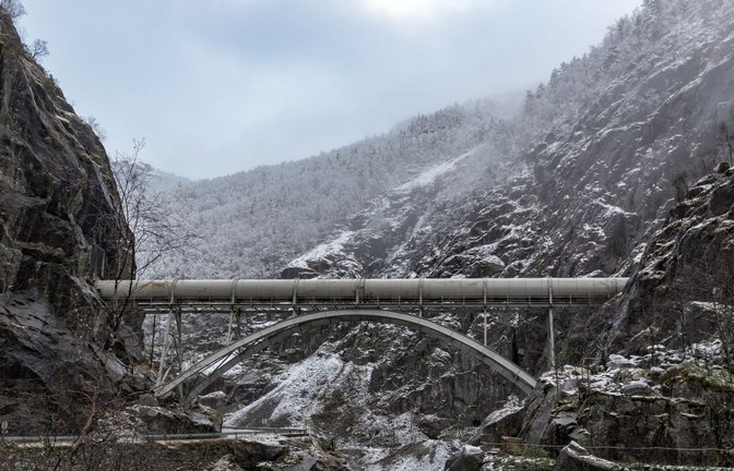 Erdöl-Pipeline in Alaska: Der zu erwartende ökonomische Schaden durch das Auftauen der Permafrostböden wird immens sein.<span class='image-autor'>Foto: Imago/Pond5 Image</span>