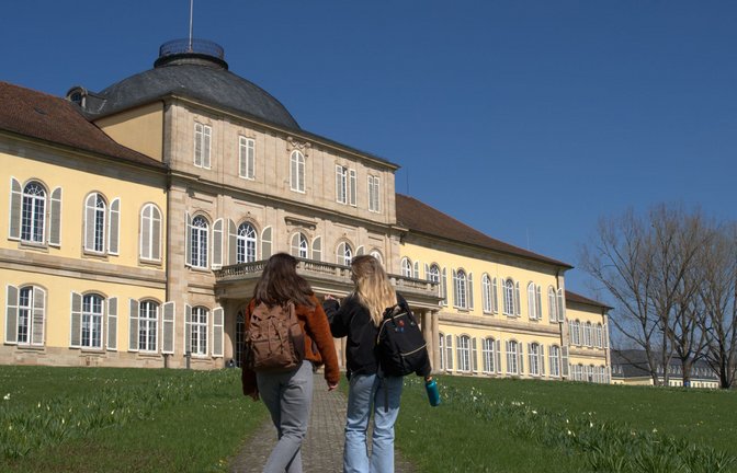 Auch von außen macht das Hohenheimer Schloss etwas her.<span class='image-autor'>Foto: Felizitas Eglof</span>