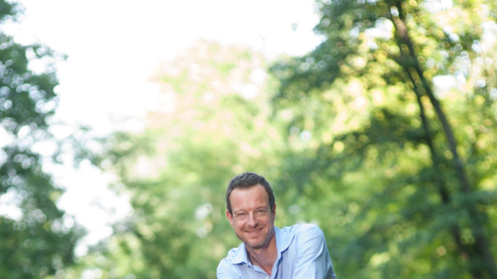 Carsten Stark arbeitet als Fußspezialist in München. Drei Bücher hat er bereits im Südwest Verlag veröffentlicht: über die Füße, die Ferse und das dritte über den Hallux.Foto: Christian M. Weiss Carsten Stark arbeitet als Fußspezialist in München. Drei Bücher hat er bereits im Südwest Verlag veröffentlicht: über die Füße, die Ferse und das dritte über den Hallux.Foto: Christian M. Weiss