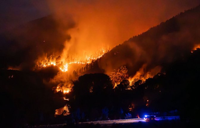 Spanien, Lugo: Flammen verwüsten große Teile des Waldes bei Turbeo. Die Brände wüten seit zwei Wochen in der Region Galicien.<span class='image-autor'>Foto: Adrian Irago/EUROPA PRESS/dpa</span>