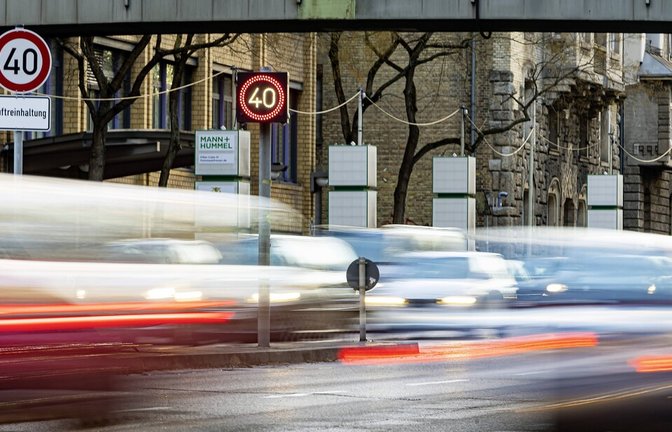Wenn es nach OB Frank Nopper geht, sollten Autofahrer am Neckartor bald wieder 50 km/h fahren dürfen.<span class='image-autor'>Foto: &nbsp;</span>