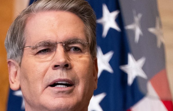 US-Finanzminister Scott Bessent spricht bei einer Veranstaltung im Finanzministerium über „Trump-Konten“ für Kinder in Pflegefamilien.<span class='image-autor'>Allison Robbert/FR172296 AP/dpa</span>
