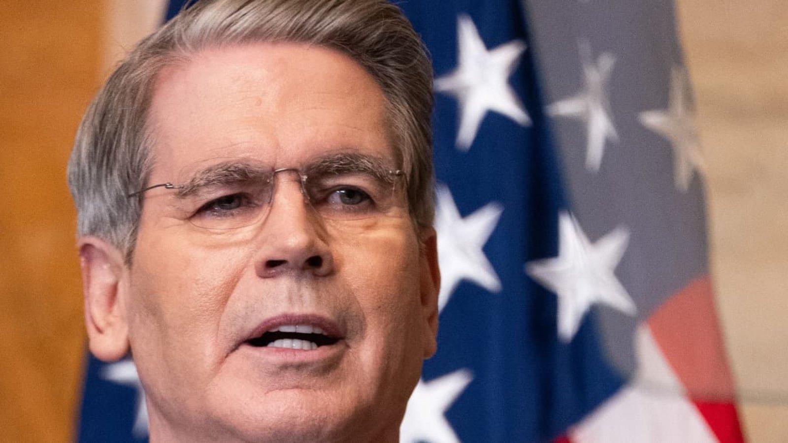 US-Finanzminister Scott Bessent spricht bei einer Veranstaltung im Finanzministerium über „Trump-Konten“ für Kinder in Pflegefamilien.Allison Robbert/FR172296 AP/dpa US-Finanzminister Scott Bessent spricht bei einer Veranstaltung im Finanzministerium über „Trump-Konten“ für Kinder in Pflegefamilien.Allison Robbert/FR172296 AP/dpa