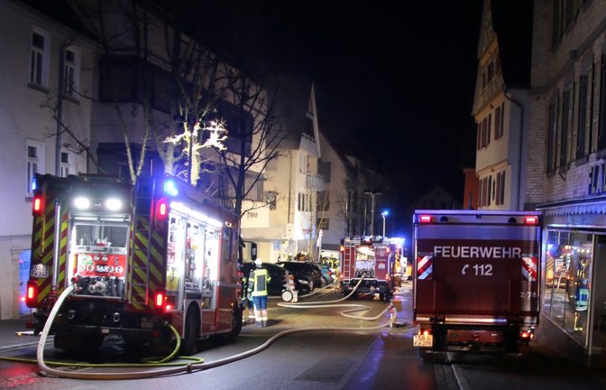 Feuer Feuerwehr Feuerwehreinsatz Autos brennen in Tiefgarage Foto: Mross