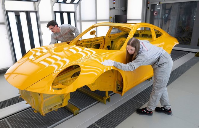 Von Januar bis Juni hat Porsche erneut weniger Fahrzeuge verkauft. (Archivbild)<span class='image-autor'>Marijan Murat/dpa</span>