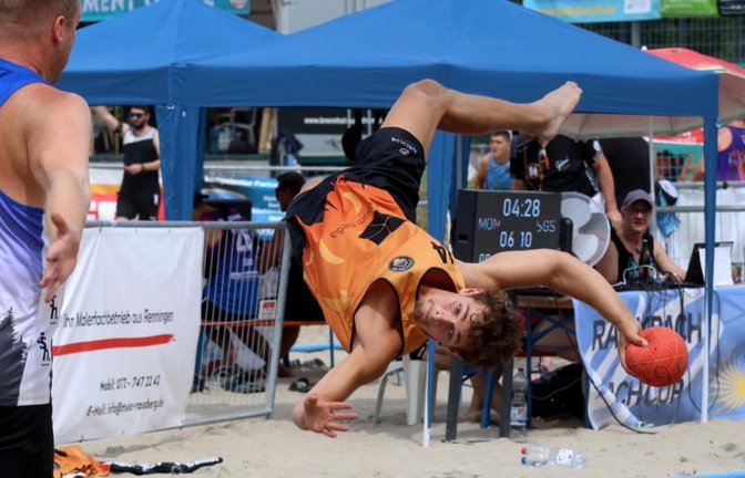 Es geht spektakulär zu beim Beachhandball: Im vergangenen Jahr unterlag das Team 12 Monkeys Köln (Foto) im Finale den Franzosen von Lacanau Océhand.<span class='image-autor'>Andreas Gorr</span>