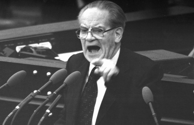 Deutschlands Großmeister der politischen Wutrede: Der damalige SPD-Fraktionsvorsitzende Herbert Wehner bei einer Rede am 21. Dezember 1981 im Bundestag.<span class='image-autor'>Foto: Imago/Photothek</span>