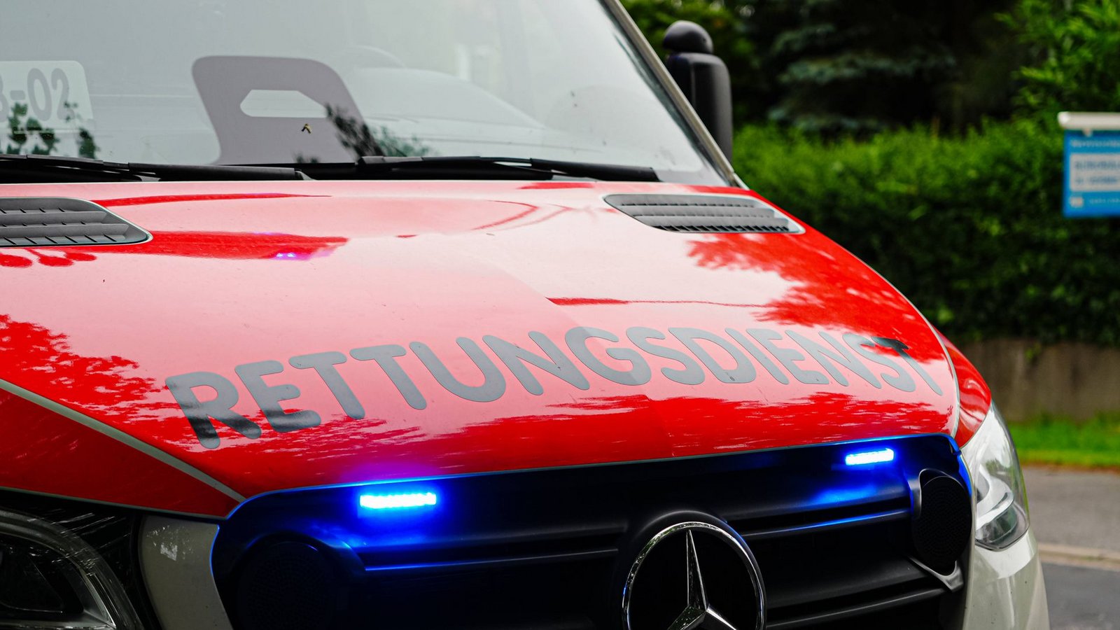 Drei Menschen starben bei dem Unfall. (Symbolbild)Foto: IMAGO/Eibner/IMAGO/Eibner-Pressefoto/Marcel von Fehrn Drei Menschen starben bei dem Unfall. (Symbolbild)Foto: IMAGO/Eibner/IMAGO/Eibner-Pressefoto/Marcel von Fehrn