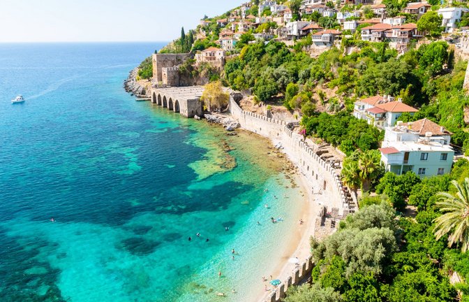 Dem Traumurlaub in Antalya steht nichts mehr im Weg.<span class='image-autor'>Foto: IMAGO/Zoonar</span>