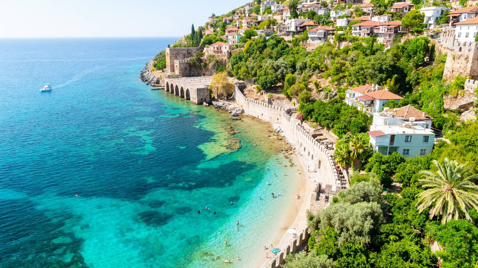 Dem Traumurlaub in Antalya steht nichts mehr im Weg.Foto: IMAGO/Zoonar Dem Traumurlaub in Antalya steht nichts mehr im Weg.Foto: IMAGO/Zoonar