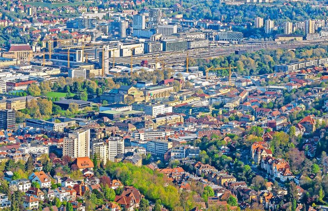 Stuttgart will bis in 2035 emissionsfrei sein.<span class='image-autor'>Foto: Imago/Arnulf Hettrich</span>