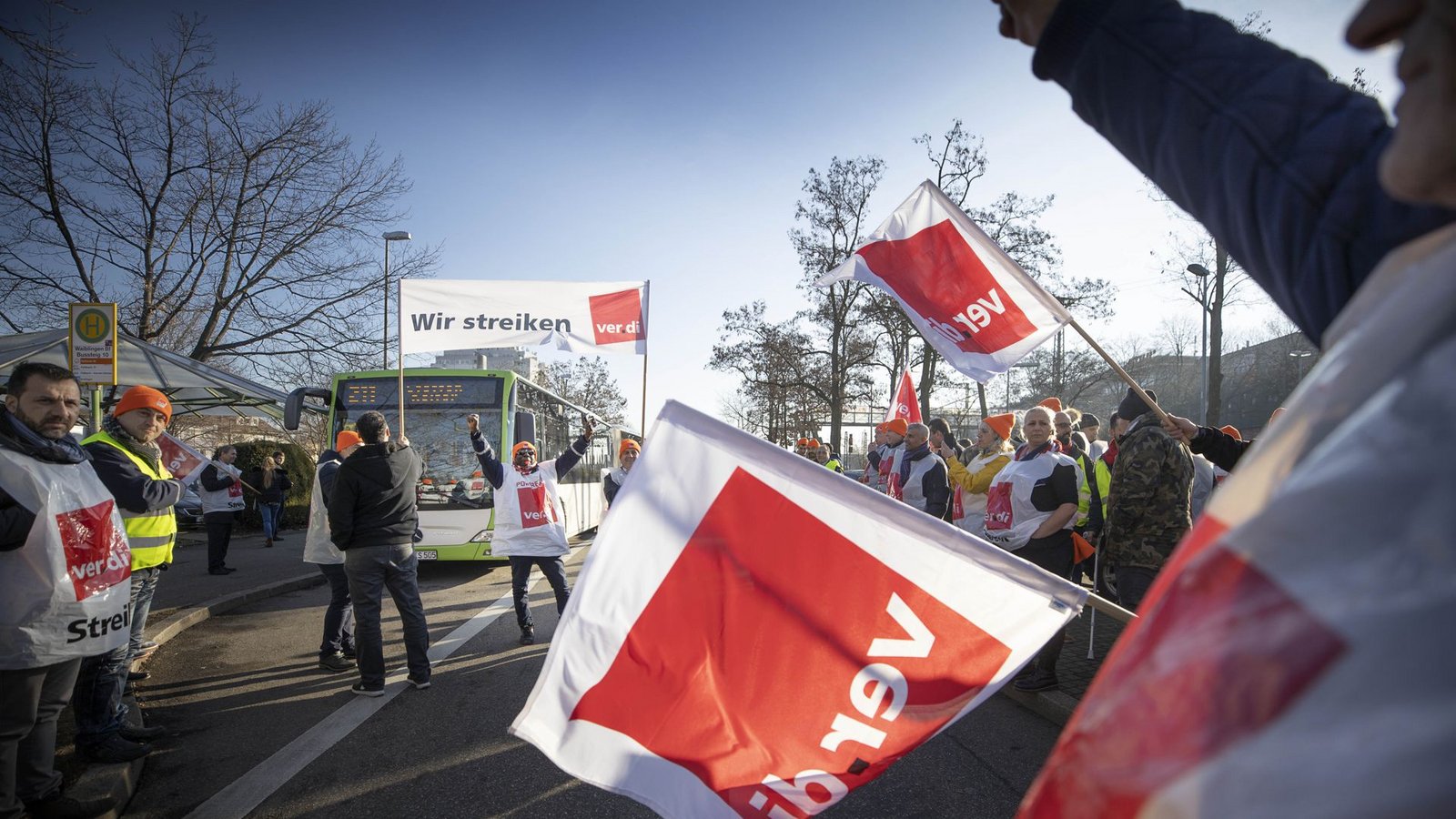 Auch wenn Busfahrerinnen und Busfahrer streiken, müssen Schüler im Land zur Schule kommen.Foto: Gottfried Stoppel/Gottfried Stoppel Auch wenn Busfahrerinnen und Busfahrer streiken, müssen Schüler im Land zur Schule kommen.Foto: Gottfried Stoppel/Gottfried Stoppel