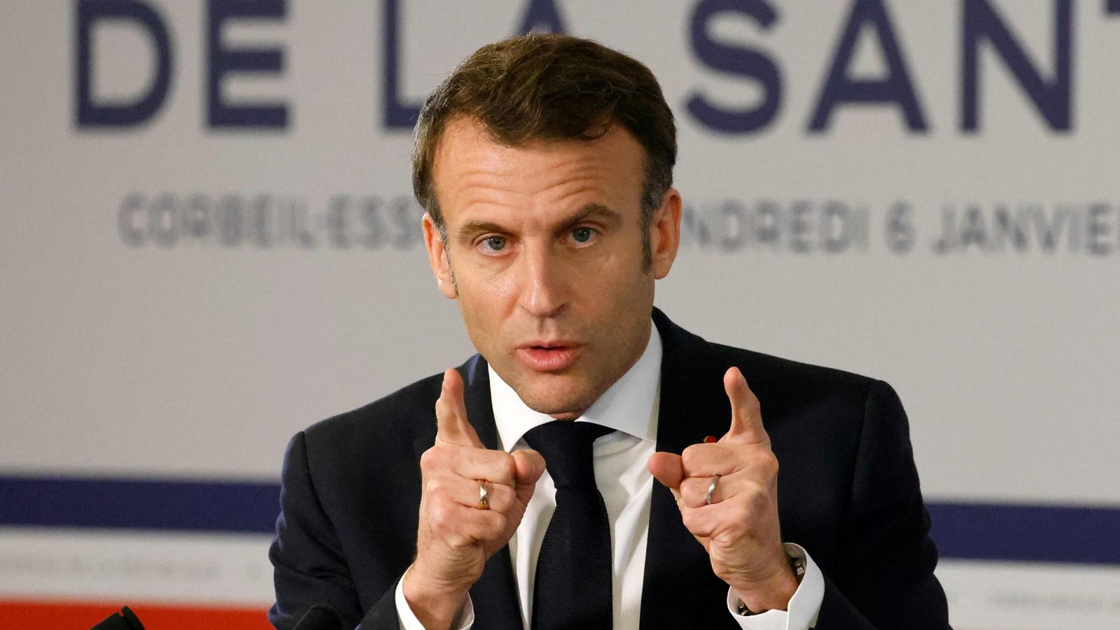 Präsident Emmanuel Macron verspürt Gegenwind aus allen politischen Richtungen.Foto: AFP/LUDOVIC MARIN Präsident Emmanuel Macron verspürt Gegenwind aus allen politischen Richtungen.Foto: AFP/LUDOVIC MARIN