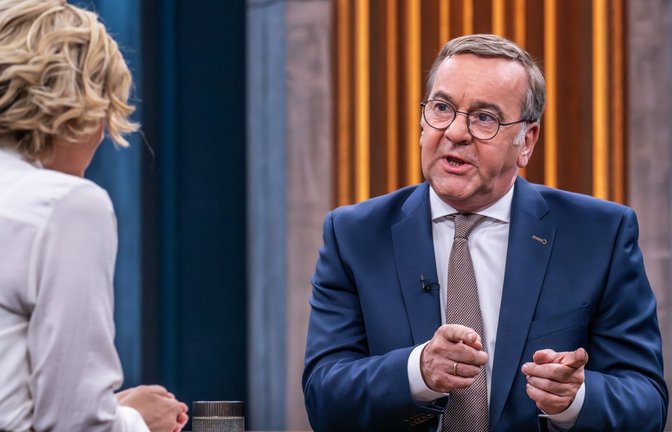Boris Pistorius (SPD) im Gespräch mit Caren Miosga.<span class='image-autor'>Foto: ARD/Claudius Pflug</span>