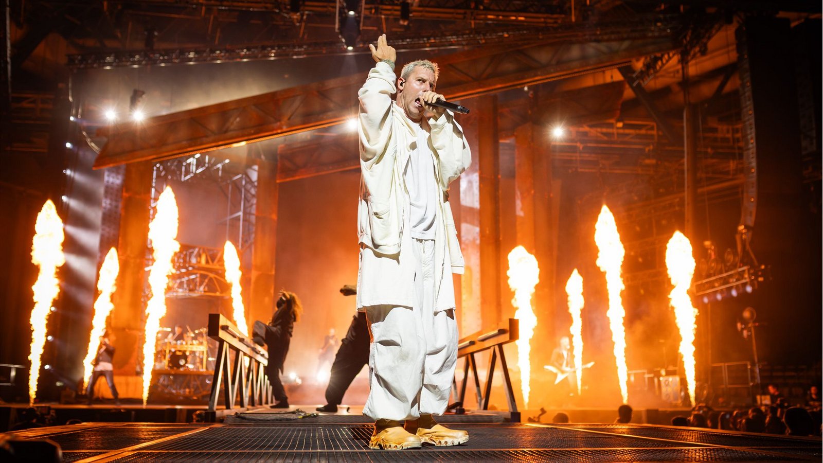An Pyrotechnik hat die australische Band Parkway Drive rund um Sänger Winston McCall nicht gespart.Foto: Lichtgut/Julian Rettig An Pyrotechnik hat die australische Band Parkway Drive rund um Sänger Winston McCall nicht gespart.Foto: Lichtgut/Julian Rettig
