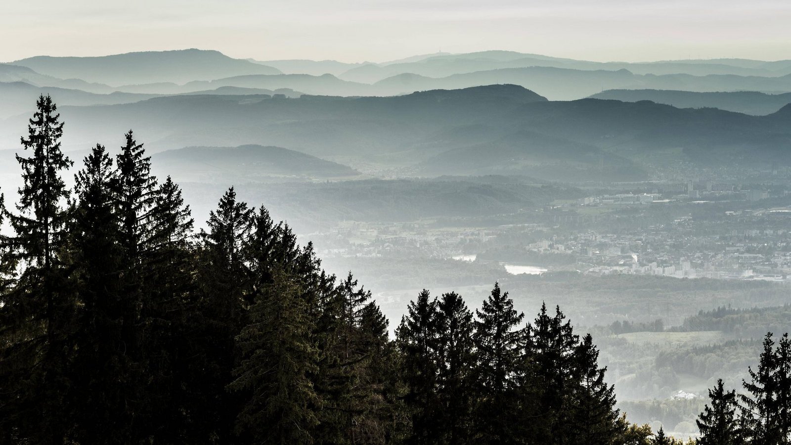 In der Idylle des Hotzenwalds bei Rickenbach mit Blick auf Rheintal, Alpen und Jura ist vor zwei Jahren ein grausames Verbrechen geschehen.Foto: IMAGO/imagebroker In der Idylle des Hotzenwalds bei Rickenbach mit Blick auf Rheintal, Alpen und Jura ist vor zwei Jahren ein grausames Verbrechen geschehen.Foto: IMAGO/imagebroker