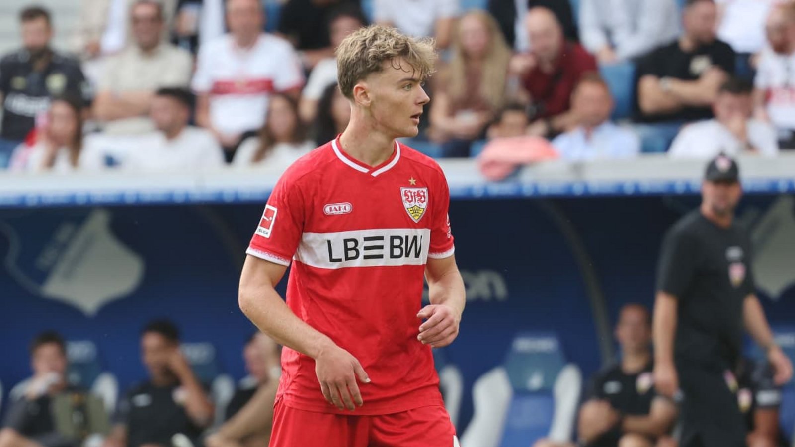 Das VfB-Talent Yanik Spalt behält in Sinsheim nach seiner frühen Einwechslung den Überblick.Hansjürgen Britsch Das VfB-Talent Yanik Spalt behält in Sinsheim nach seiner frühen Einwechslung den Überblick.Hansjürgen Britsch
