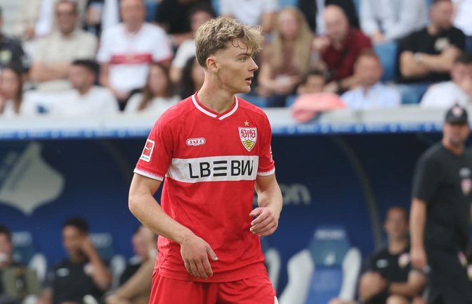 Das VfB-Talent Yanik Spalt behält in Sinsheim nach seiner frühen Einwechslung den Überblick.<span class='image-autor'>Hansjürgen Britsch</span>