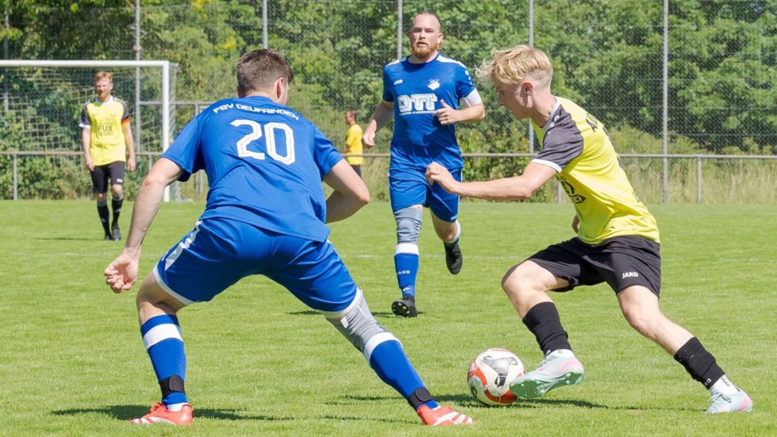 Tim Oehler (re.) und die SpVgg Aidlingen entschieden in der vergangenen Saison das Derby für sich.Eibner/Carsten Schwering Tim Oehler (re.) und die SpVgg Aidlingen entschieden in der vergangenen Saison das Derby für sich.Eibner/Carsten Schwering