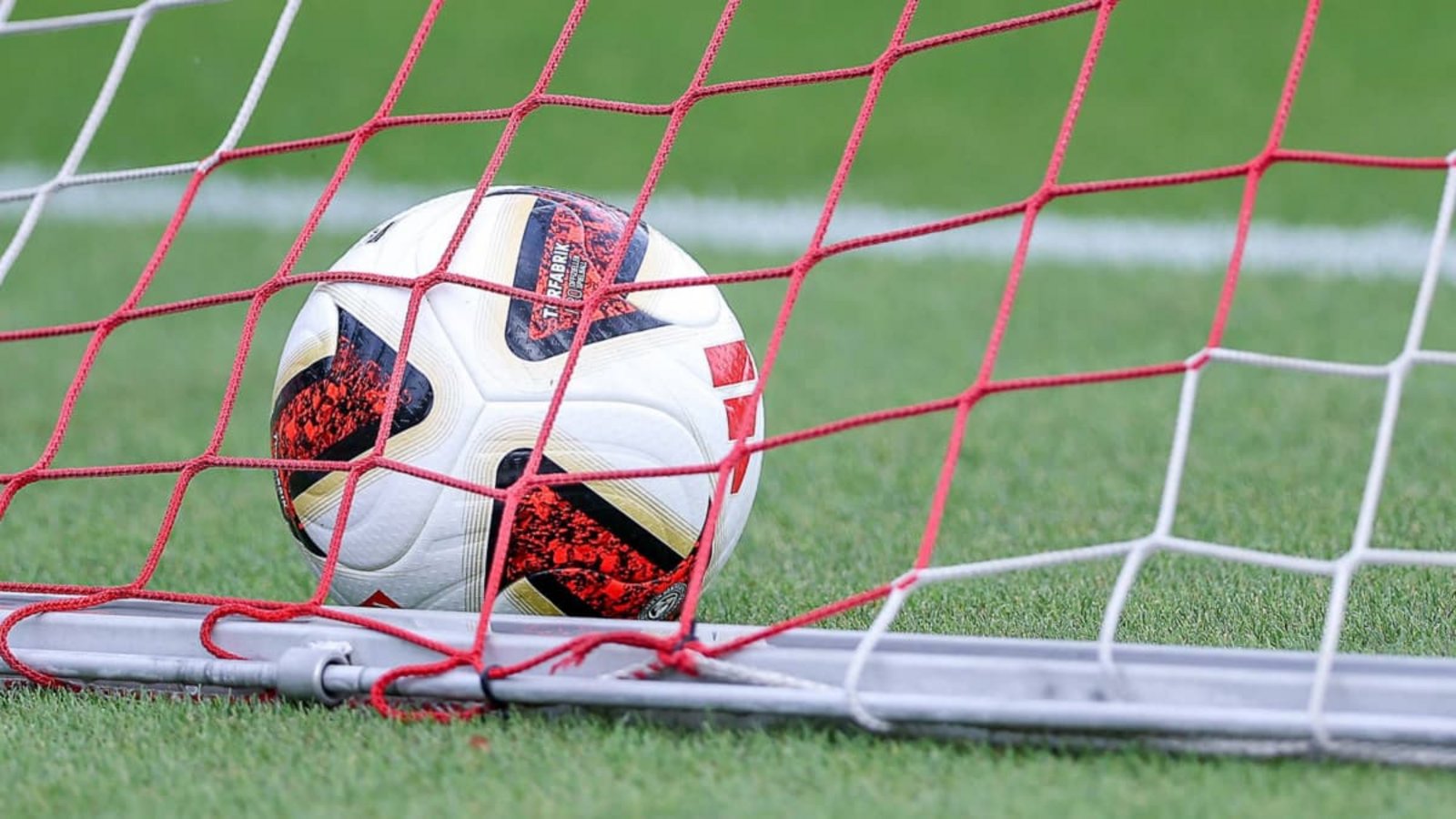 Noch ein Monat bis zum Anpfiff: Die Saison im Fußballbezirk Stuttgart/Böblingen beginnt mit dem Bezirksliga-Eröffnungsspiel SV Deckenpfronn gegen VfL Herrenberg am 29. August um 18.30 Uhr.Imago/Maximilian Koch Noch ein Monat bis zum Anpfiff: Die Saison im Fußballbezirk Stuttgart/Böblingen beginnt mit dem Bezirksliga-Eröffnungsspiel SV Deckenpfronn gegen VfL Herrenberg am 29. August um 18.30 Uhr.Imago/Maximilian Koch