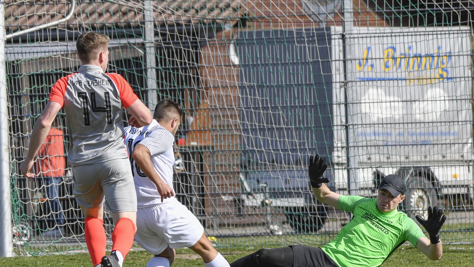 Keeper Denis Rommel ist ein starker Rückhalt für den VfR Sersheim, steht über Ostern allerdings in beiden Spielen nicht zur Verfügung. Foto: Leitner Keeper Denis Rommel ist ein starker Rückhalt für den VfR Sersheim, steht über Ostern allerdings in beiden Spielen nicht zur Verfügung. Foto: Leitner