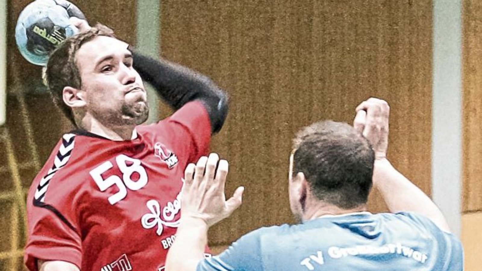 Steffen Kinzinger und die Handballer des HC Metter-Enz sind mit der körperbetonten Spielweise des TV Großbottwar II gut zurechtgekommen. Foto: Simecek Steffen Kinzinger und die Handballer des HC Metter-Enz sind mit der körperbetonten Spielweise des TV Großbottwar II gut zurechtgekommen. Foto: Simecek