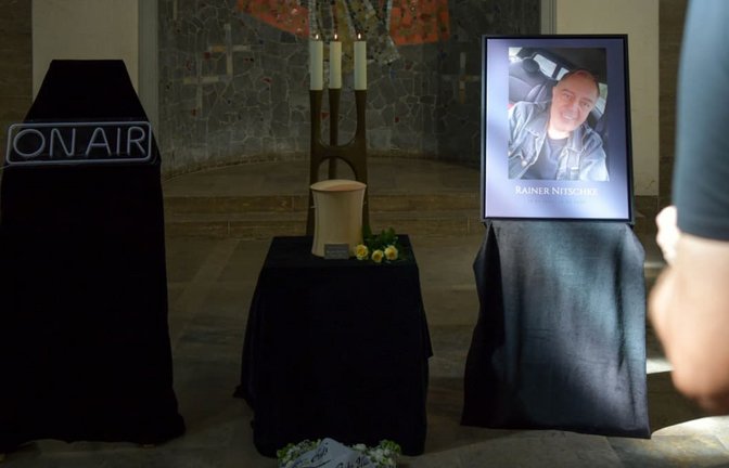 Trauerfeier für den Radiomoderator Rainer Nitschke, der im Mai gestorben ist und jetzt in Stuttgart auf dem Waldfriedhof beigesetzt wurde.<span class='image-autor'>Lichtgut/Max Kovalenko</span>