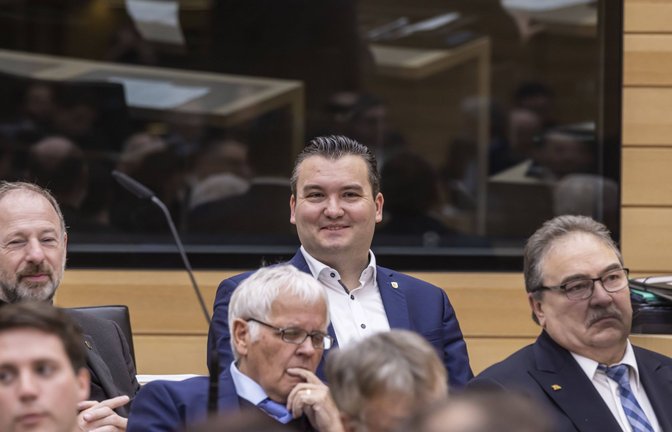 Udo Stein (Mitte, hinten) in seiner AfD-Fraktion.<span class='image-autor'>Foto: imago/Arnulf Hettrich</span>