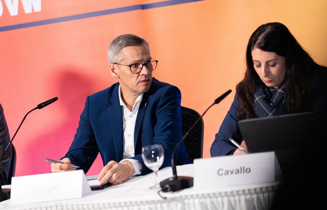 Thorsten Gröger, Verhandlungsführer der IG Metall, und VW-Betriebsratschefin Daniela Cavallo sehen im Verhandlungsergebnis einen Erfolg.<span class='image-autor'>Foto: dpa/Moritz Frankenberg</span>