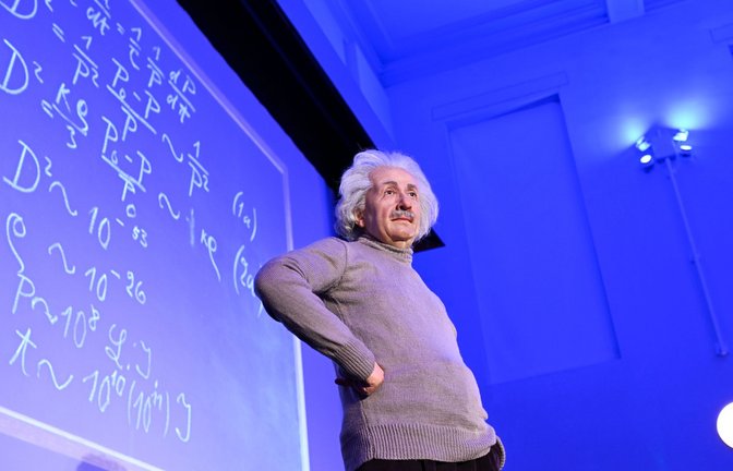 Vom Physiker und Genie Einstein ist jetzt eine Widmung aufgetaucht. (Archivbild)<span class='image-autor'>Foto: Jens Kalaene/dpa</span>